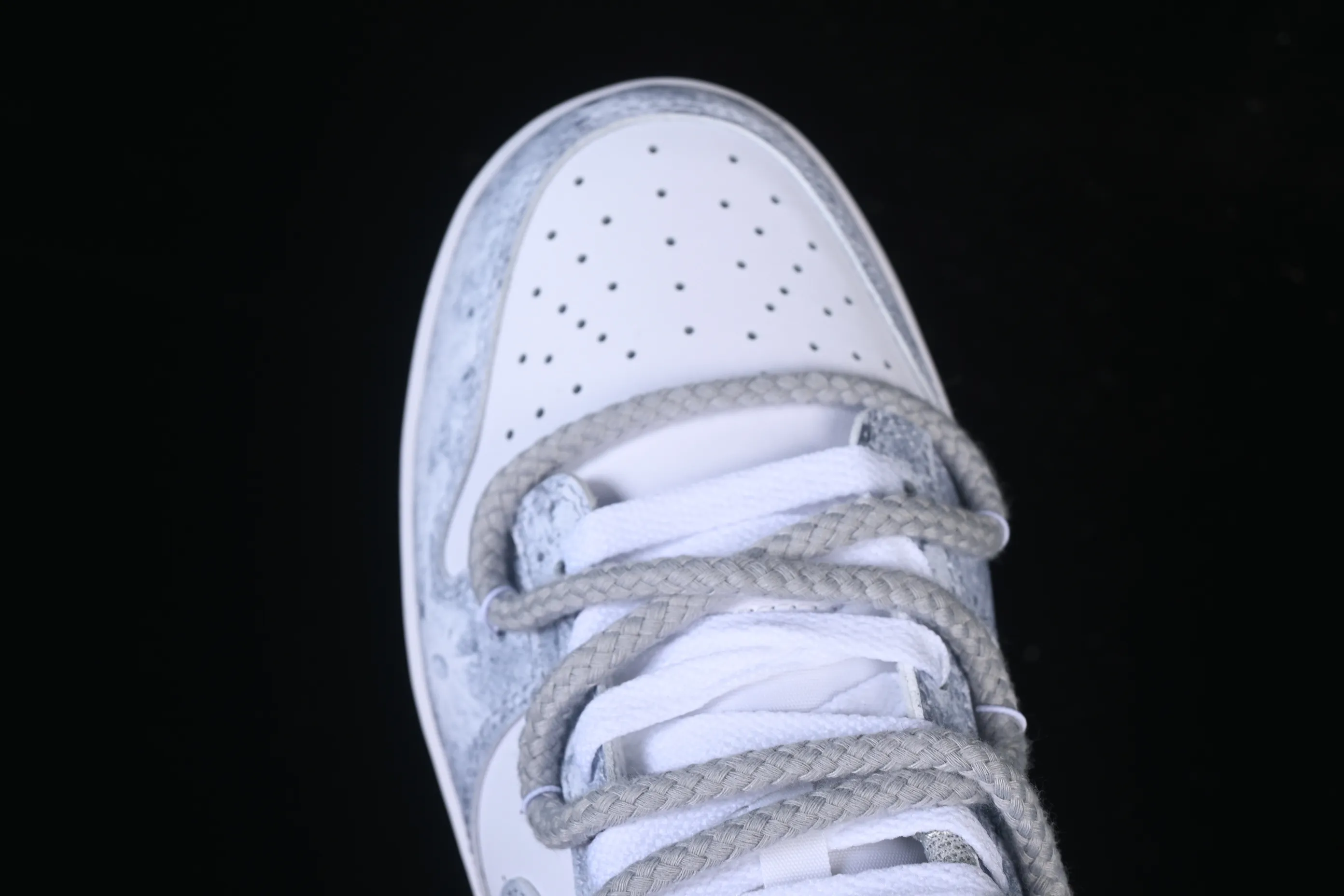 All categories Nk SB Dunk Series Nk SB Dunk Low High-end customized low-top sneakers Nike SB Dunk Low straps Anniversary high-end customized low-top casual sneakers DD1873-113